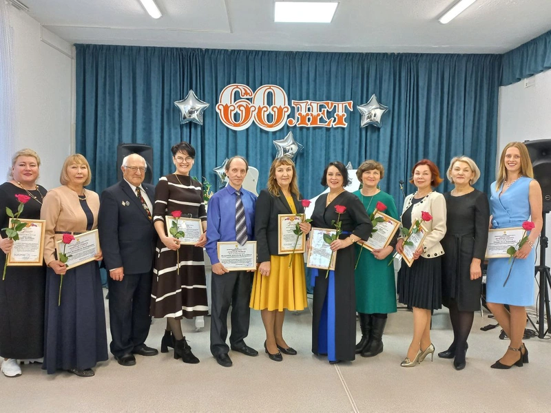 Кировская детская школа искусств отмечает 60-летний юби...